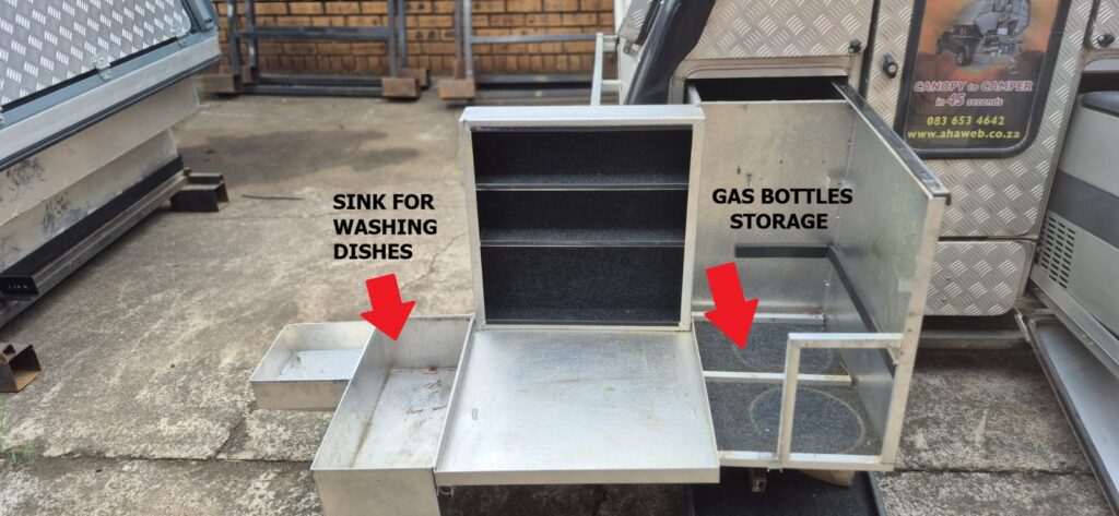AHA 45 Sink and gass bottles
