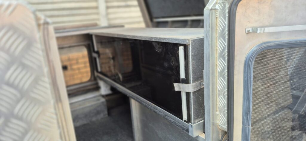 AHA 45 – Storage box RHS