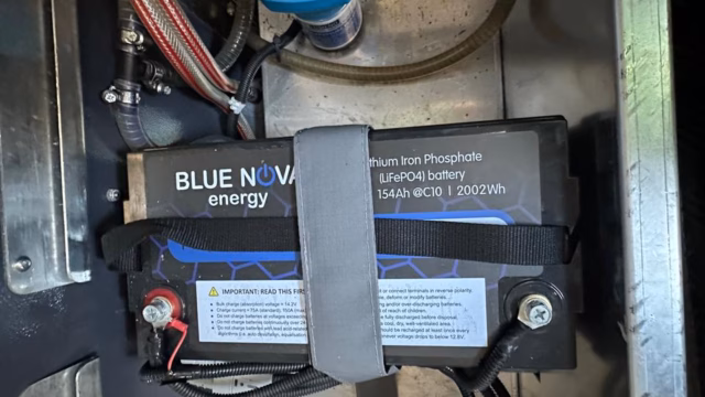 Lithium battery of 154 A/H and the water pump in the under bed compartment.