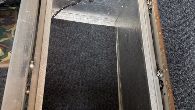 Klere of Stoor boks agter yskas 3